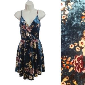 Emerald Green Floral Print Velvet Fit & Flare Spaghetti Strap Mini Dress Small